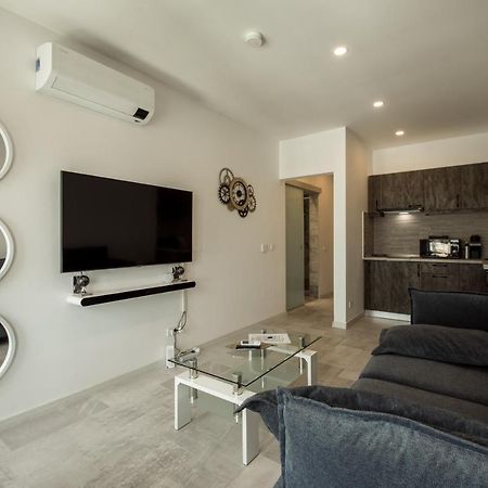 Fancy Penthouse Studio With Lakeview W10 Bucarest Extérieur photo