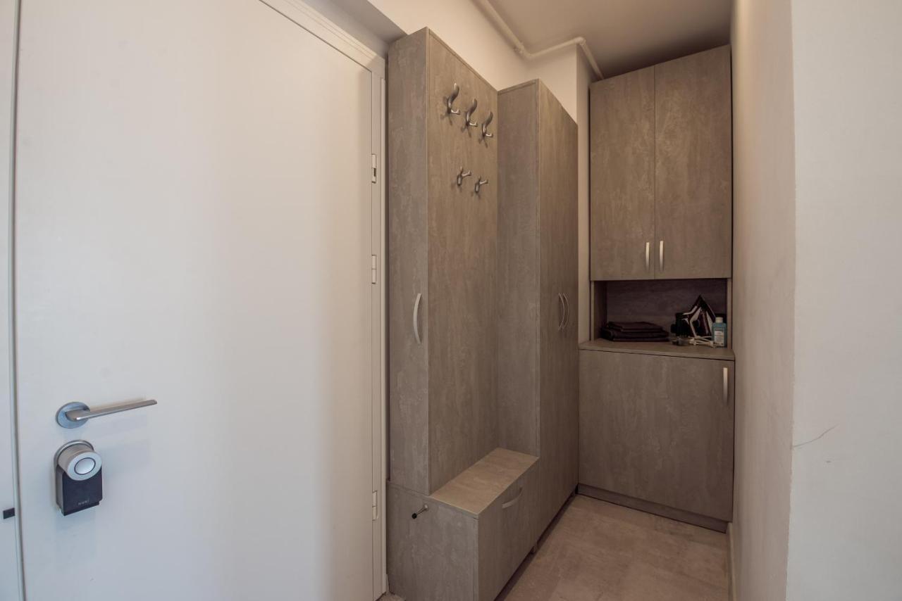 Fancy Penthouse Studio With Lakeview W10 Bucarest Extérieur photo